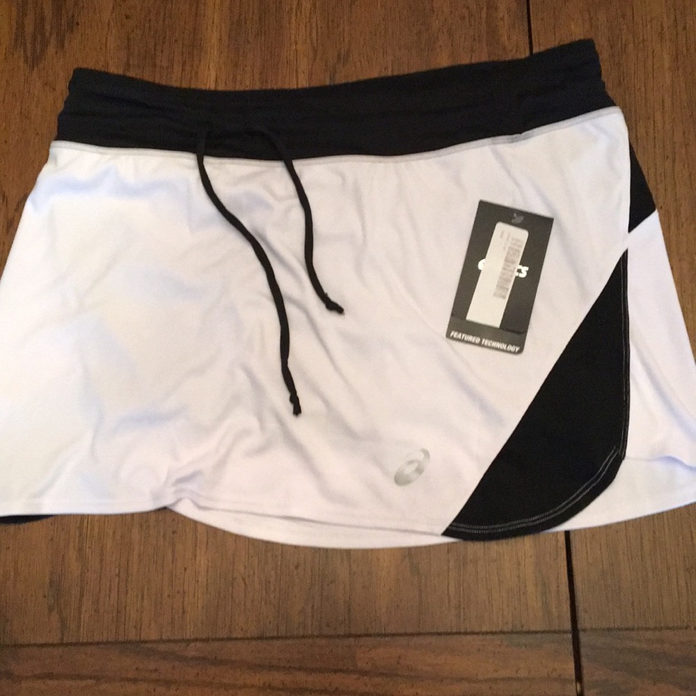 ASICS women’s Spin Slice Skort New!